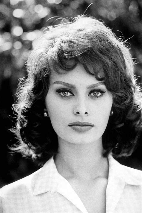 40+ Stunning Photos Of Young Sophia Loren, The Most Iconic。